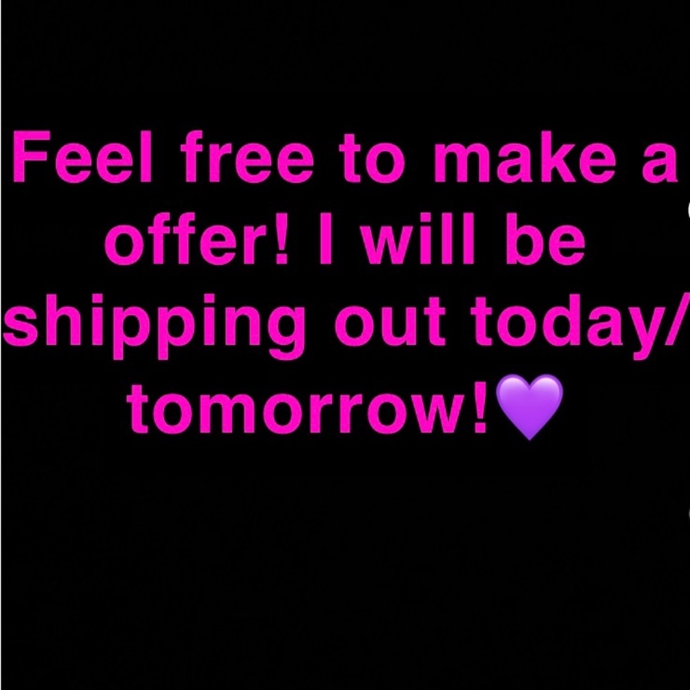 Feel Free To Make A Offer:) I Will Be Shipping Out Today/Tomorrow!!!💗